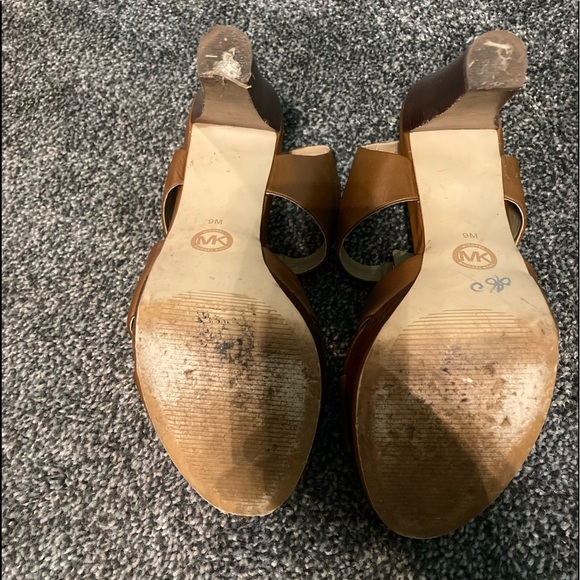 Michael Kors zipped heels - Picture 4 of 6